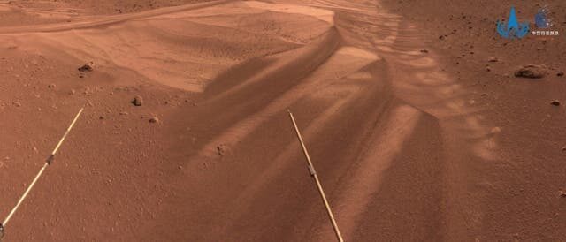 Chinas Tianwen 1 probe captures stunning images of Mars 2