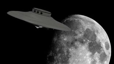 Fleet of 38 UFOs captured near the moon VIDEO 1