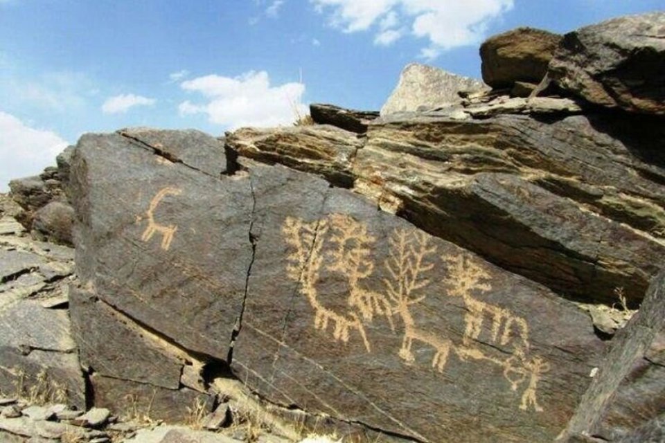 Forgotten for millennia petroglyphs spotted in the Iranian Plateau