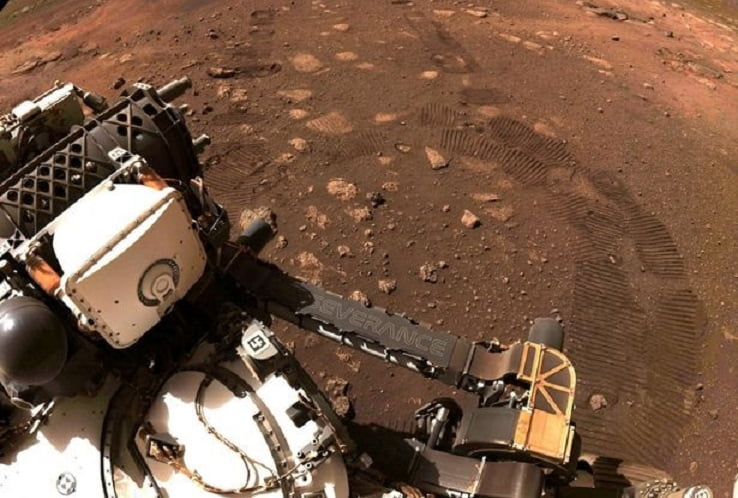 Mars rovers may be within 7 feet of evidence of extraterrestrial life