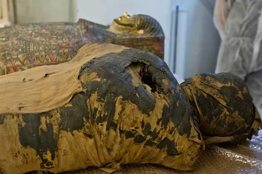 Pregnant 2000 year old mummy Mystery Lady dies of rare cancer 1