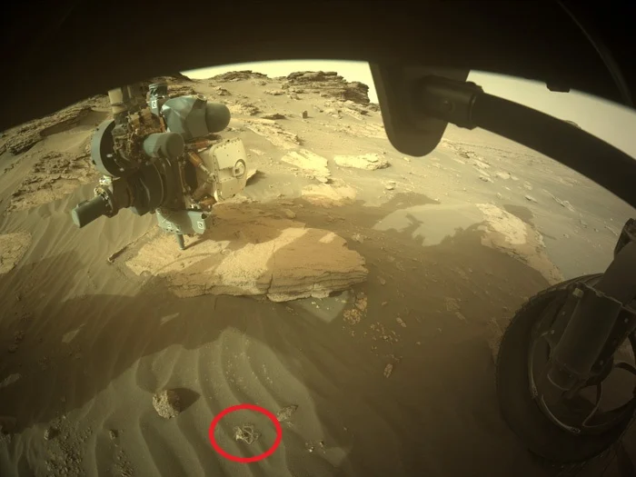 String Theory NASA Rover discovers strange entangled object on Mars 2