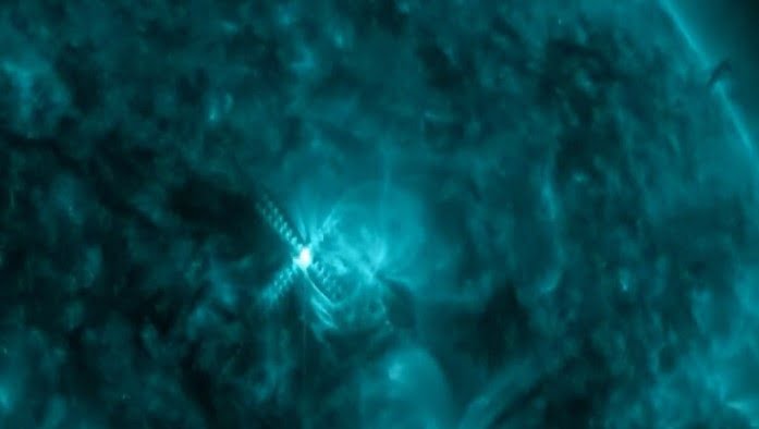 What are alien ships doing on the surface of the sun 2