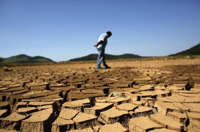 Europe is languishing in the heat incredible drought and the invasion of poisonous crabs