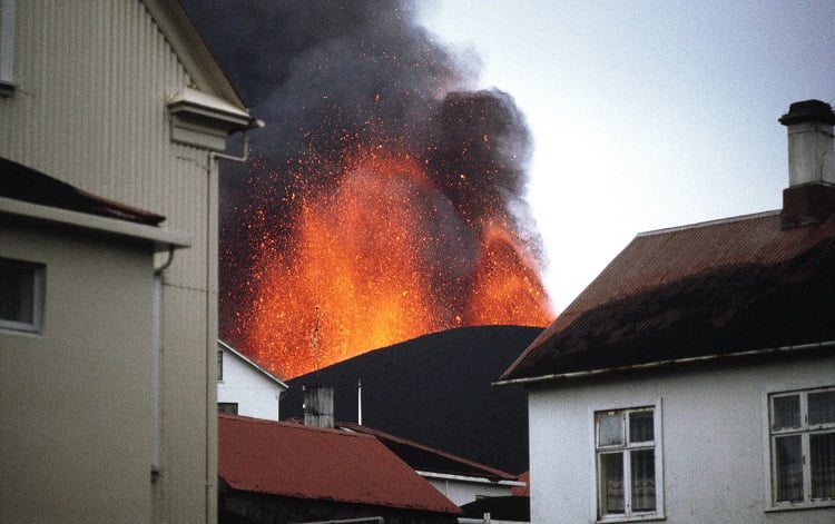 How Iceland stopped lava flow with water 2