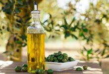 Olive oil consumption reduces risk of death from all causes