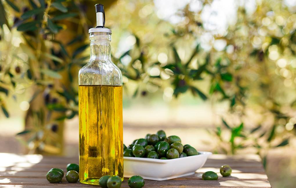 Olive oil consumption reduces risk of death from all causes