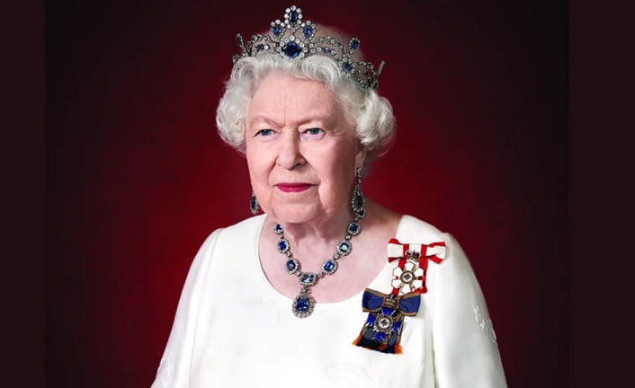 Strange prophecy of Nostradamus about Queen Elizabeth II is discussed on the Web 1
