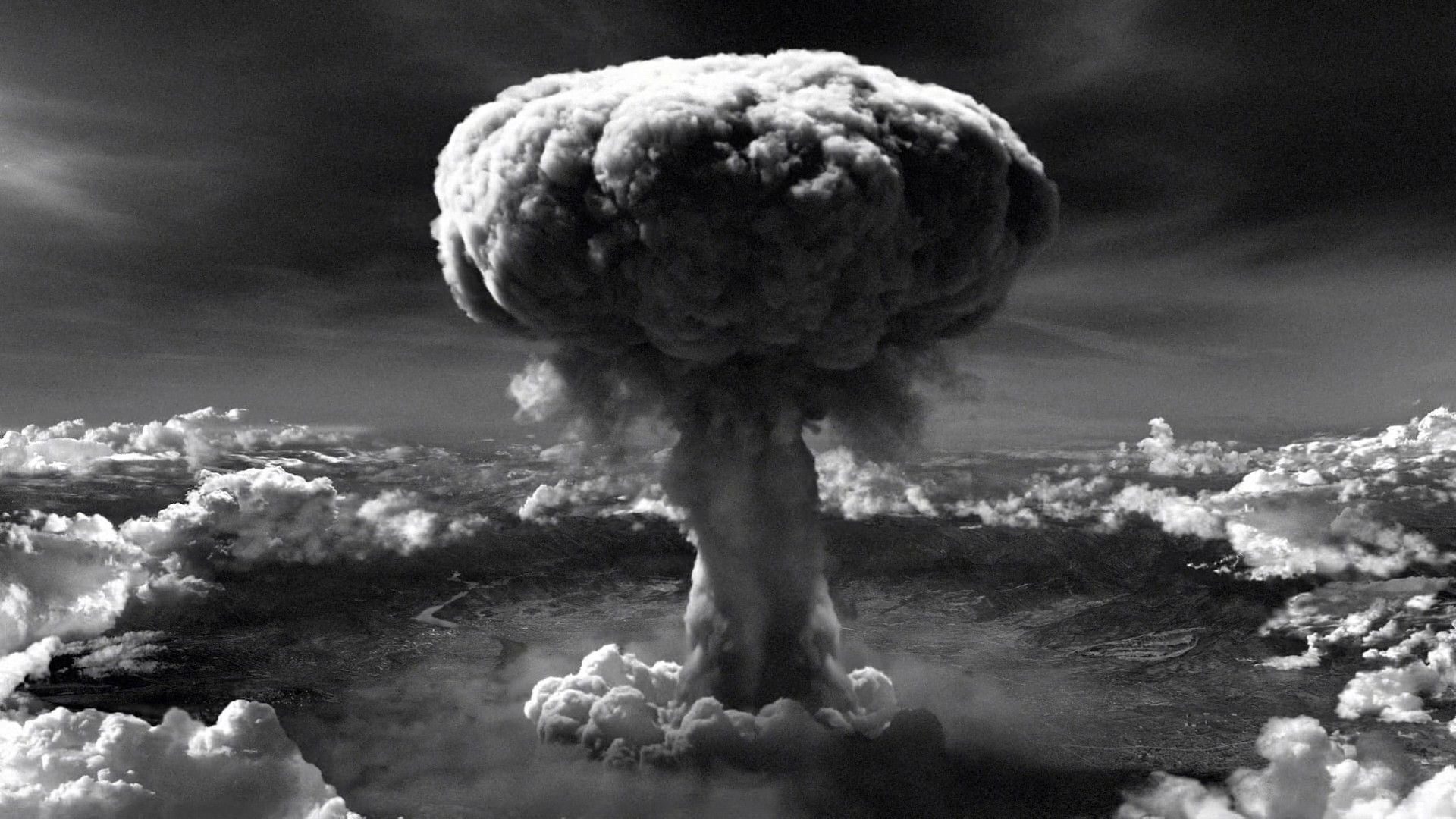 atomic bomb on Hiroshima and Nagasaki