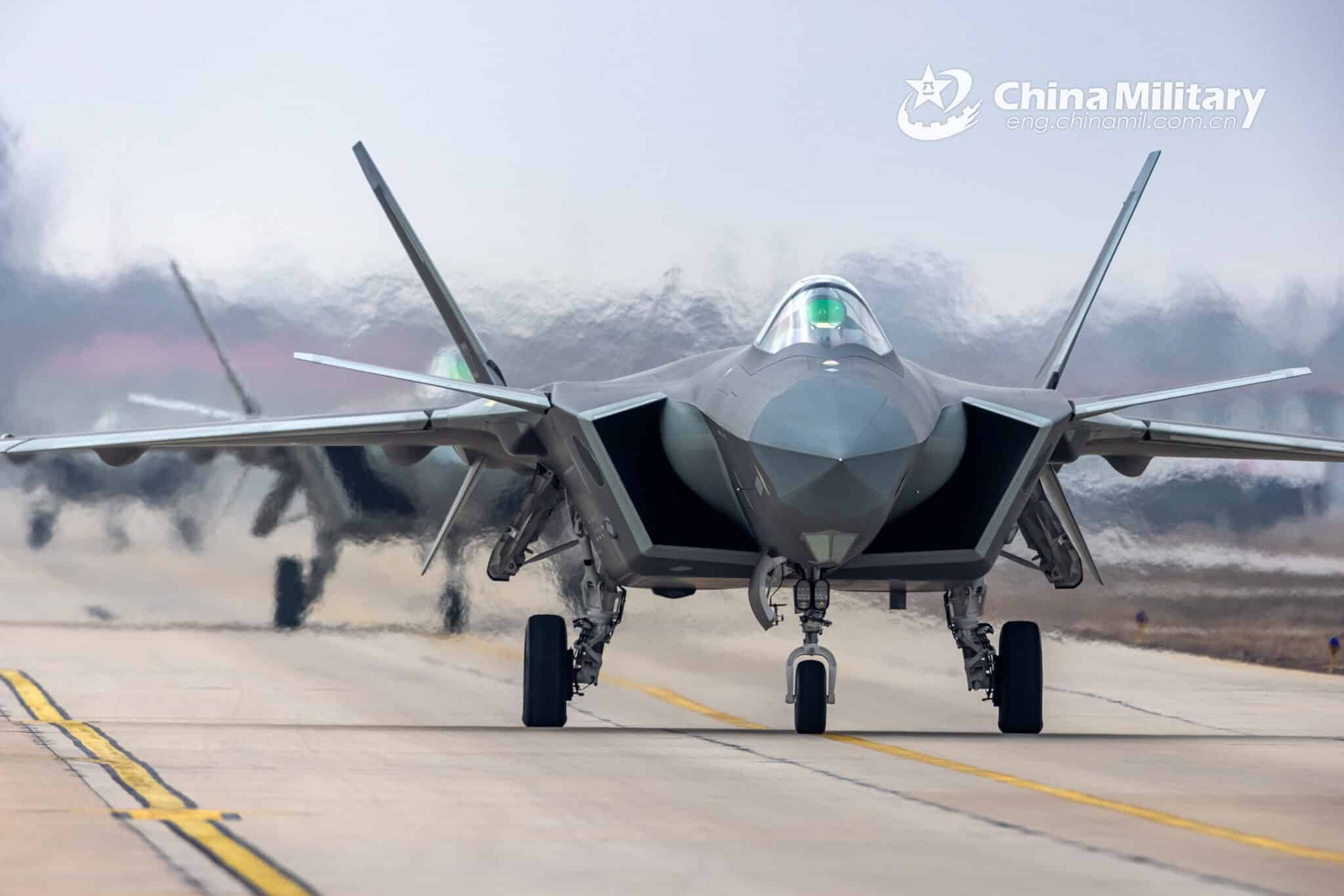 Fresh images of Chinese fifth generation Chegdu J 20 fighters have appeared 1