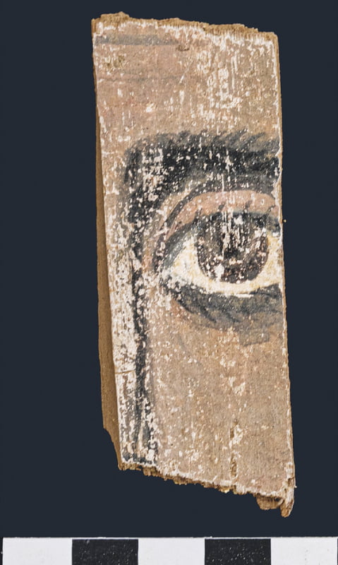 Archaeologists have unearthed burials with Fayum portraits in Egypt 8