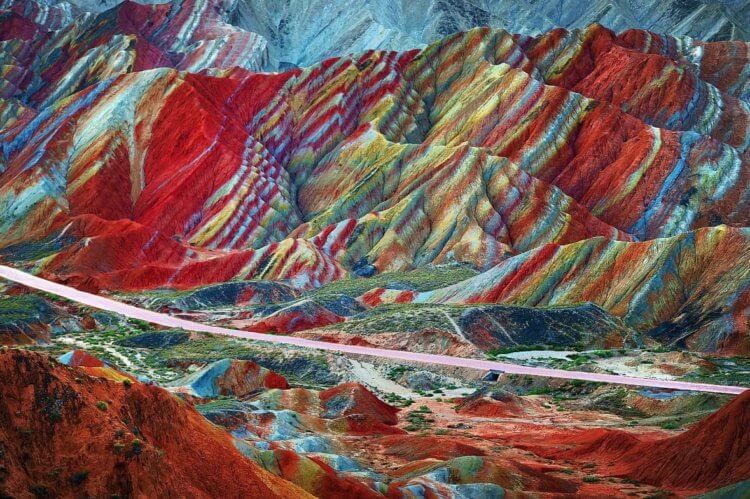 Colorful mountains in China what is the secret of this miracle of nature 12