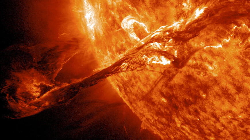 On the Sun found a web emitting solar wind