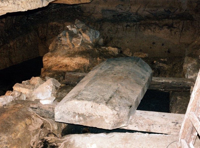 What was hidden in the flooded mine of Osiris in Egypt 1