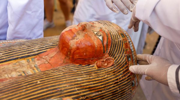 Egyptologist tests ancient Egyptian brain extraction technique through nose