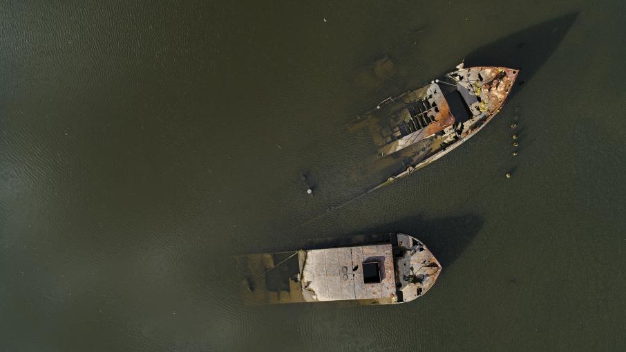 Environmentalists warn of risks of environmental catastrophe due to ship graveyard in Rio de Janeiro