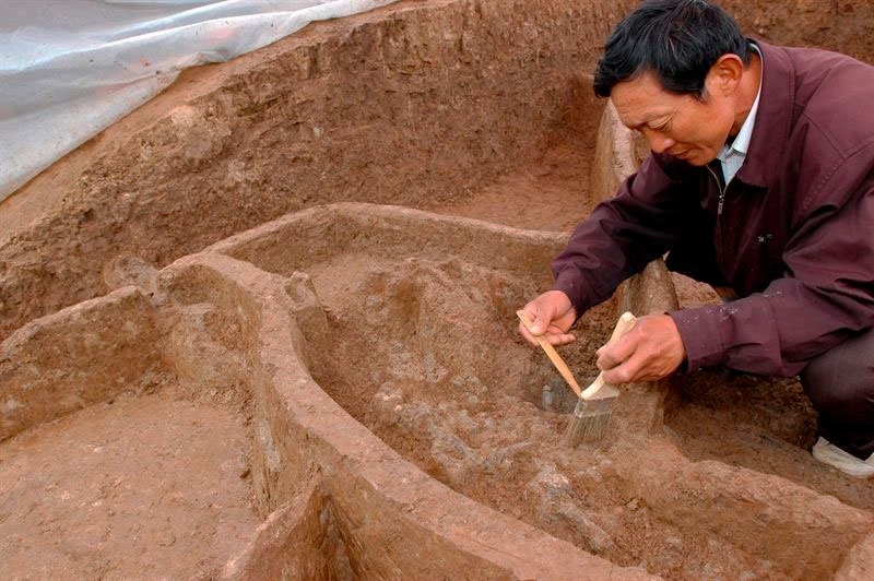 Foundations of 6 000 year old buildings found in China