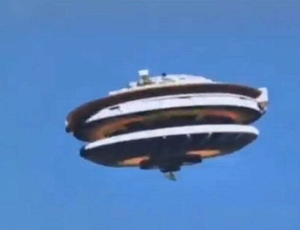 Uri Geller has published footage of a UFO hovering in the sky 2