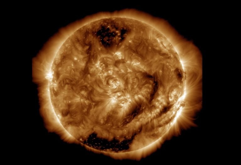 sun is a giant hydrogen bomb with a mass of 2 000 000 000 000 000 000 000 000 000 000 tons 1