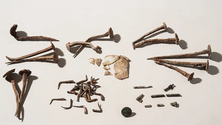 Mysterious dead nails found in ancient grave