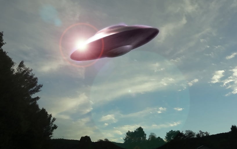 Low flying UFO spotted in Arizona 1