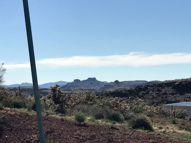 Low flying UFO spotted in Arizona 2