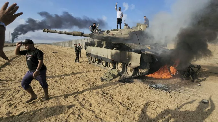 Palestinians reportedly capture Israeli tanks