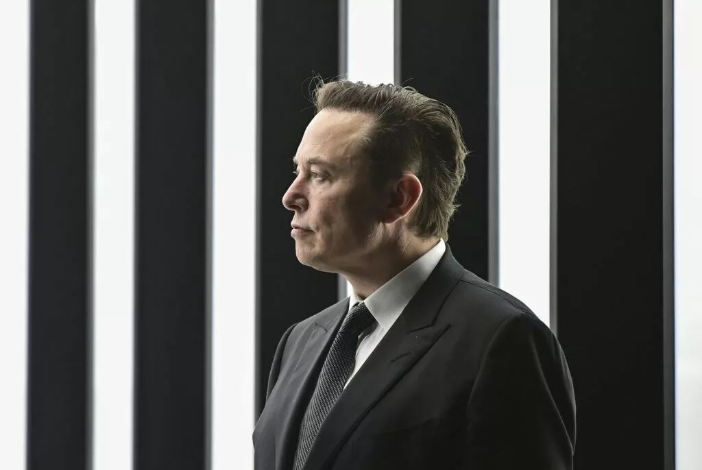 US regulators seek to compel Elon Musk to testify in their investigation of his Twitter acquisition