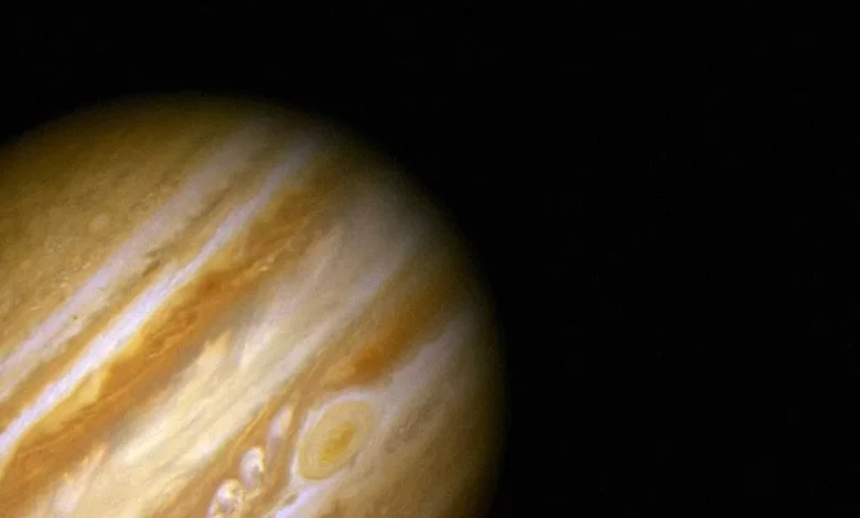 Scientists have solved the mystery of changing the color of the stripes on Jupiter