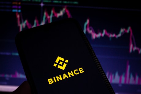 crypto-market-reacts:-binance-ceo-changpeng-zhao-steps-down