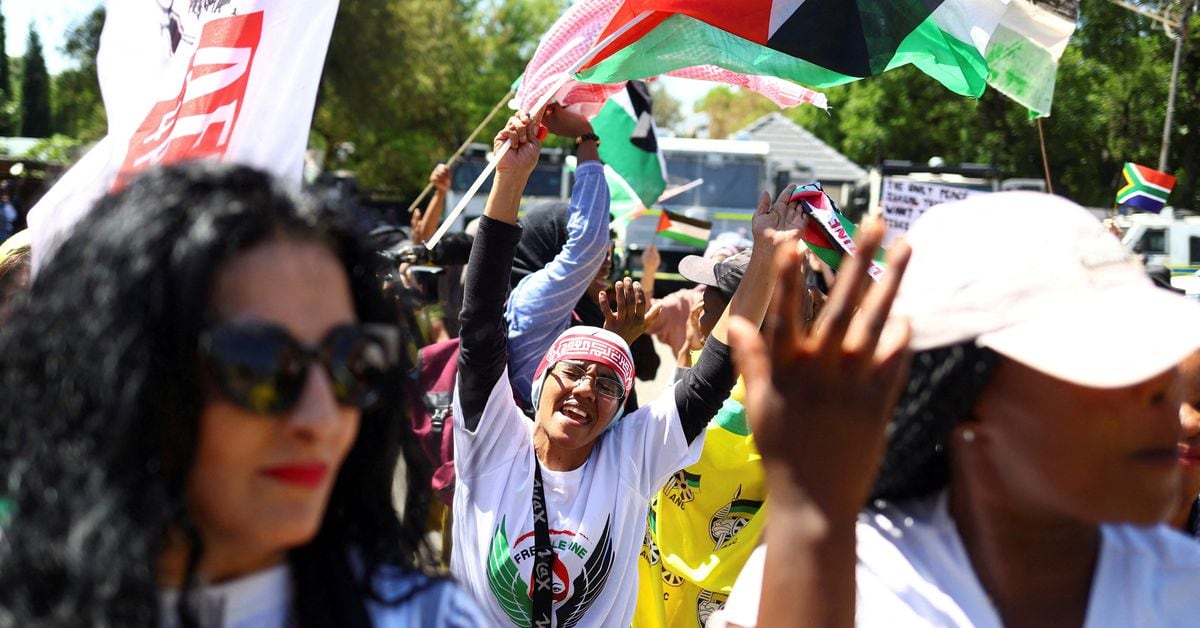 s.african-lawmakers-vote-to-stoop-diplomatic-ties-with-israel,-shut-embassy