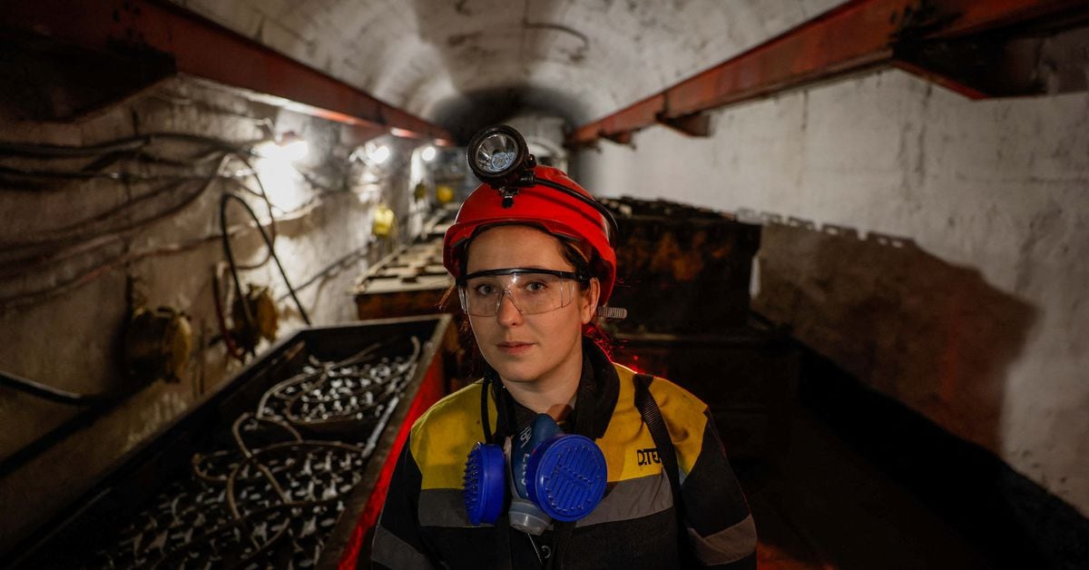 ukraine’s-coal-mines-turn-to-ladies-to-solve-wartime-workers-shortages