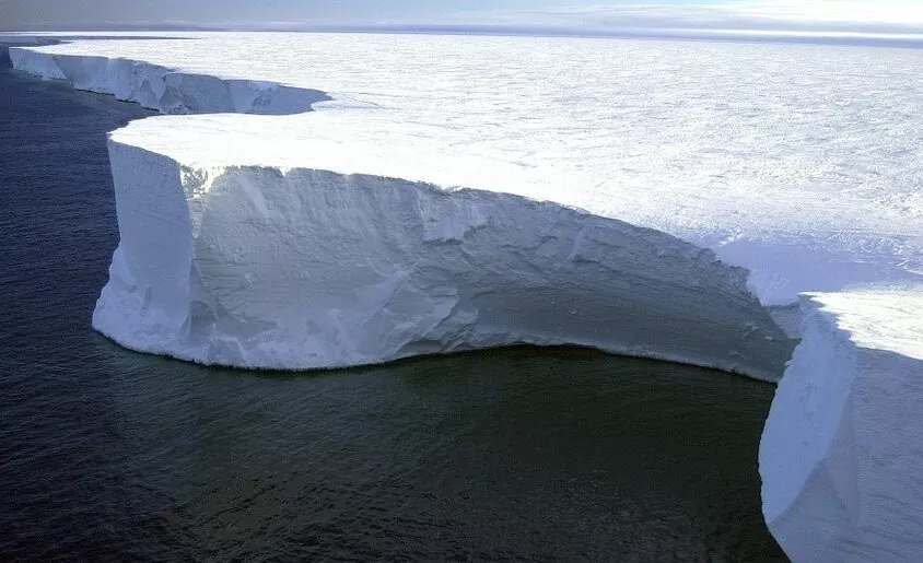 The world's largest iceberg has begun to move in the Antarctic