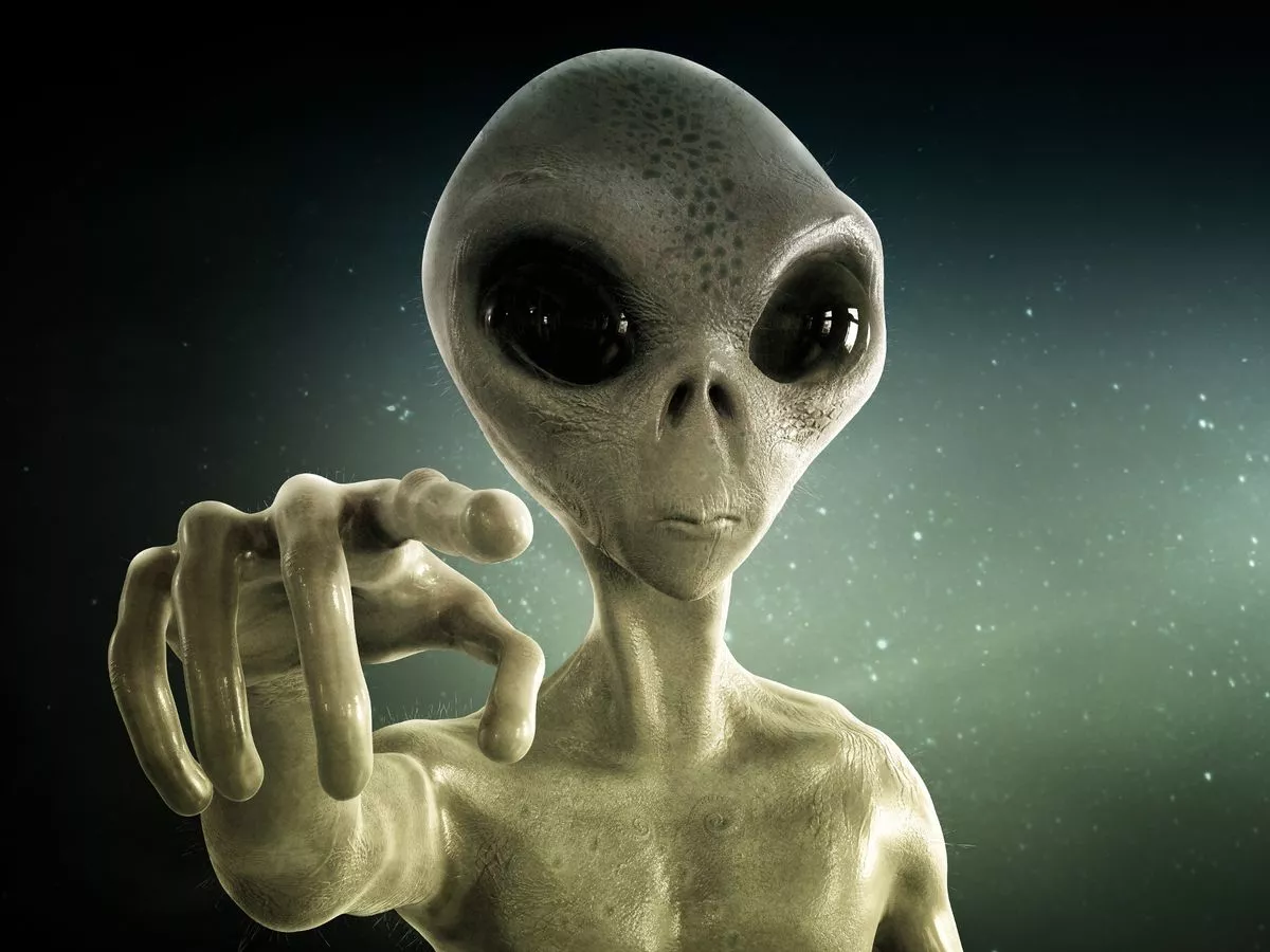 1 in 50 Brits claim UFO abductions with intergalactic encounters (3)