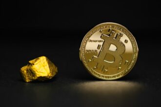 bitcoin-settles-inflation-rate-battle-with-gold,-becomes-scarcest-asset
