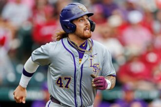 lsu-fan-takes-109-mph-tommy-white-home-run-to-the-head:-‘beamed-off-my-dome’