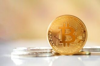 bitcoin-bearish-signal:-analyst-warns-of-potential-drop-to-$59,000