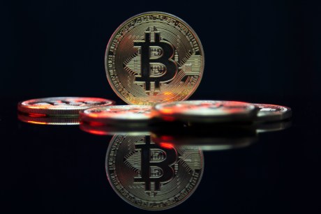 bitcoin-not-out-of-danger-yet,-nvt-golden-cross-warns