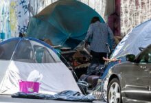 oakland-locals-blame-homeless-encampment-for-city-removing-traffic-lights-to-stop-copper-thieves